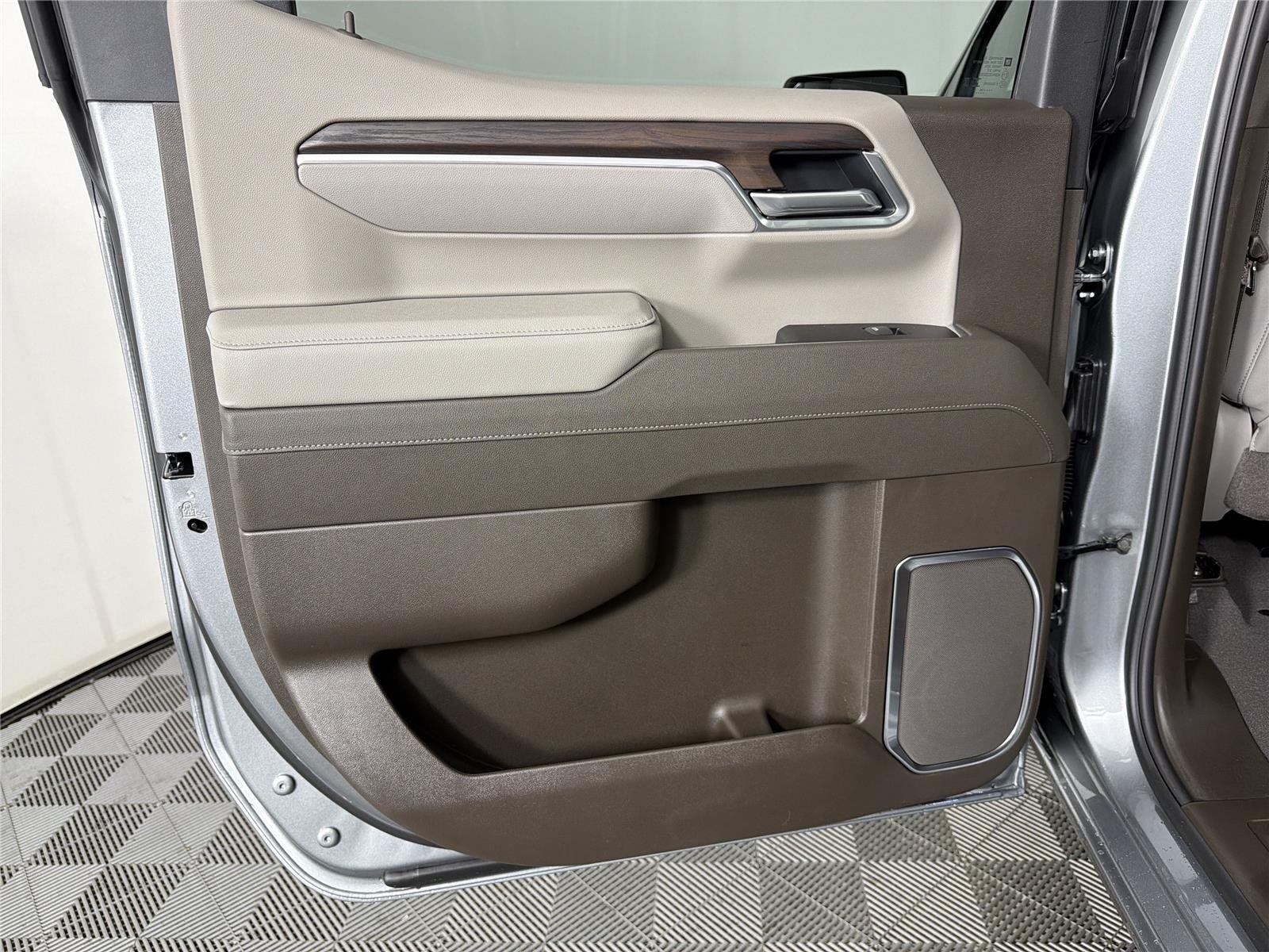 2026 GMC Sierra 1500 SLT - Photo 19
