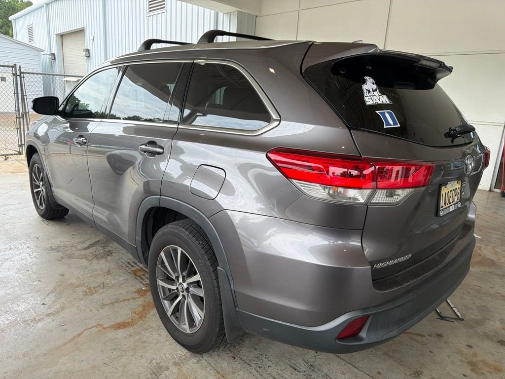 Used 2019 Gray Toyota XLE image 2