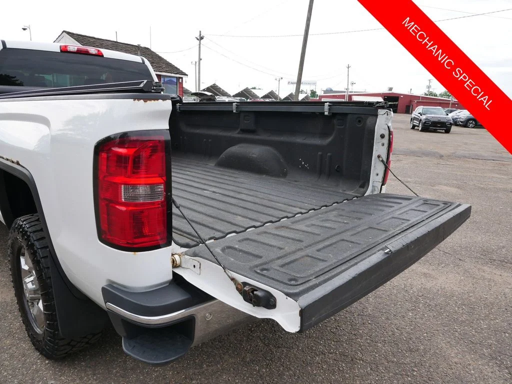 Used 2016 White GMC SLE image 10