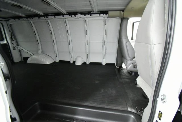 2025 Chevrolet Express Cargo Work Van - Photo 24