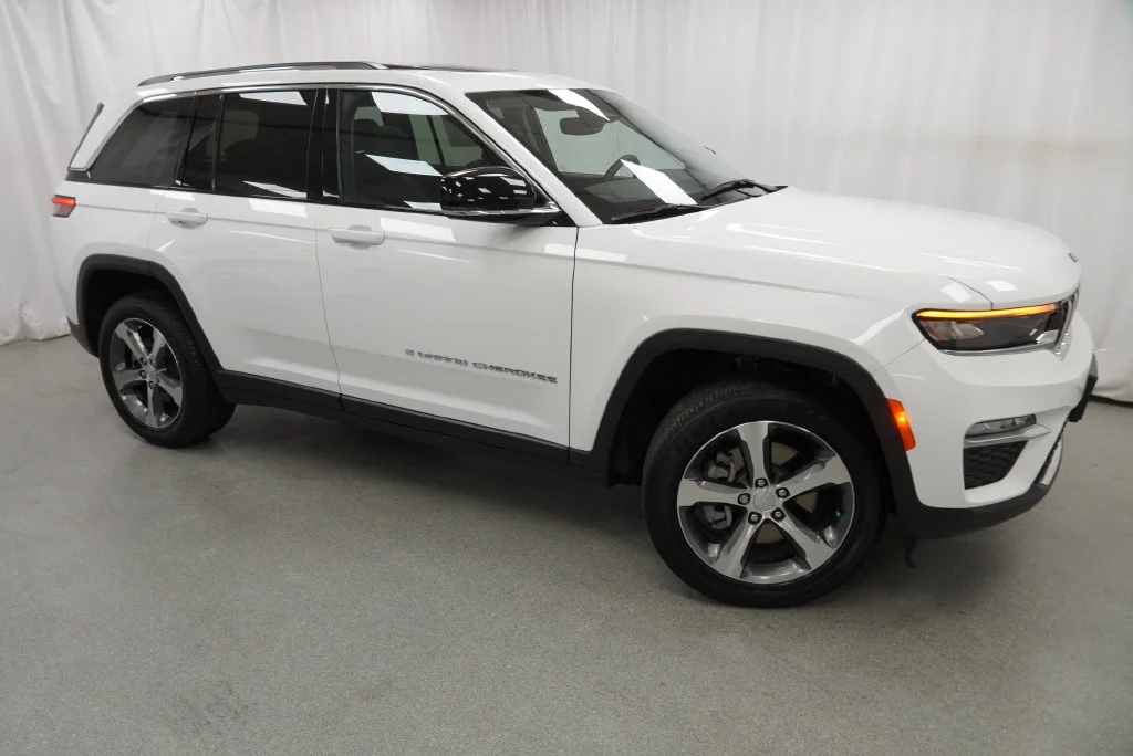 Used 2023 White Jeep 4xe image 13