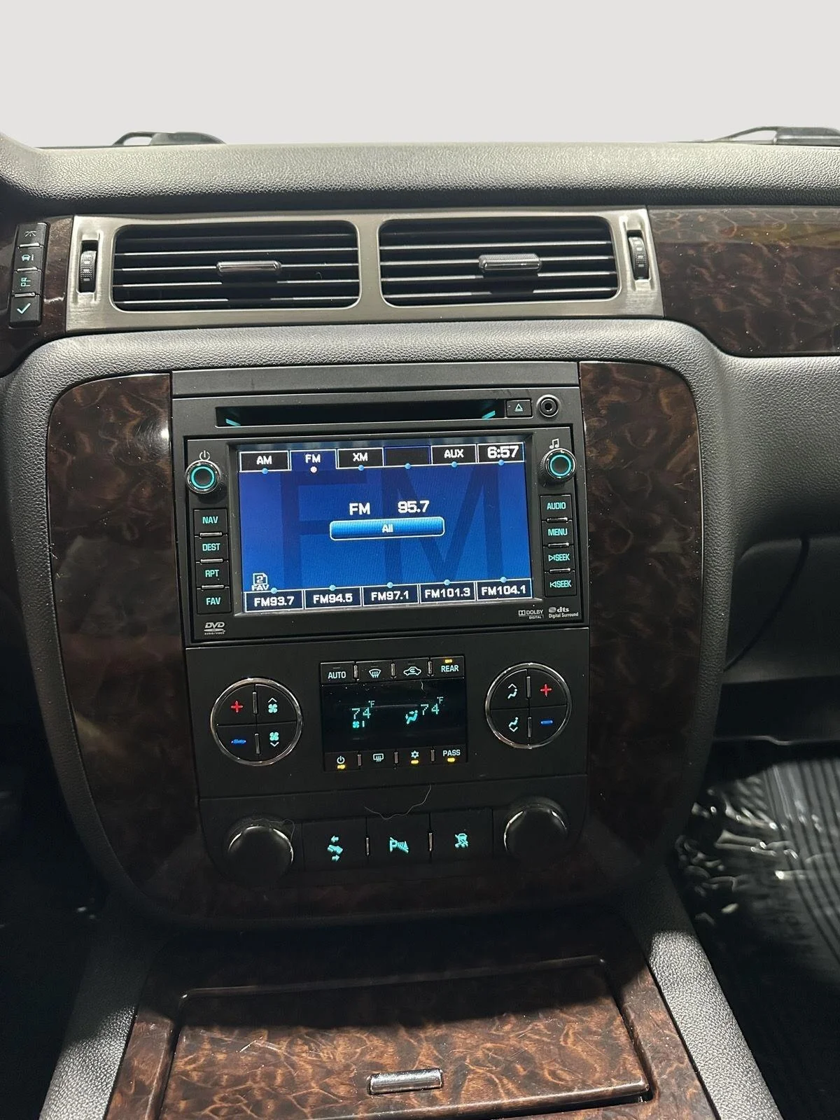 Used 2011 PURE SILVER METALLIC GMC Denali image 12