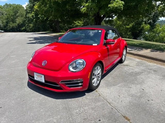 Used 2017 Red Volkswagen 1.8T SE image 3