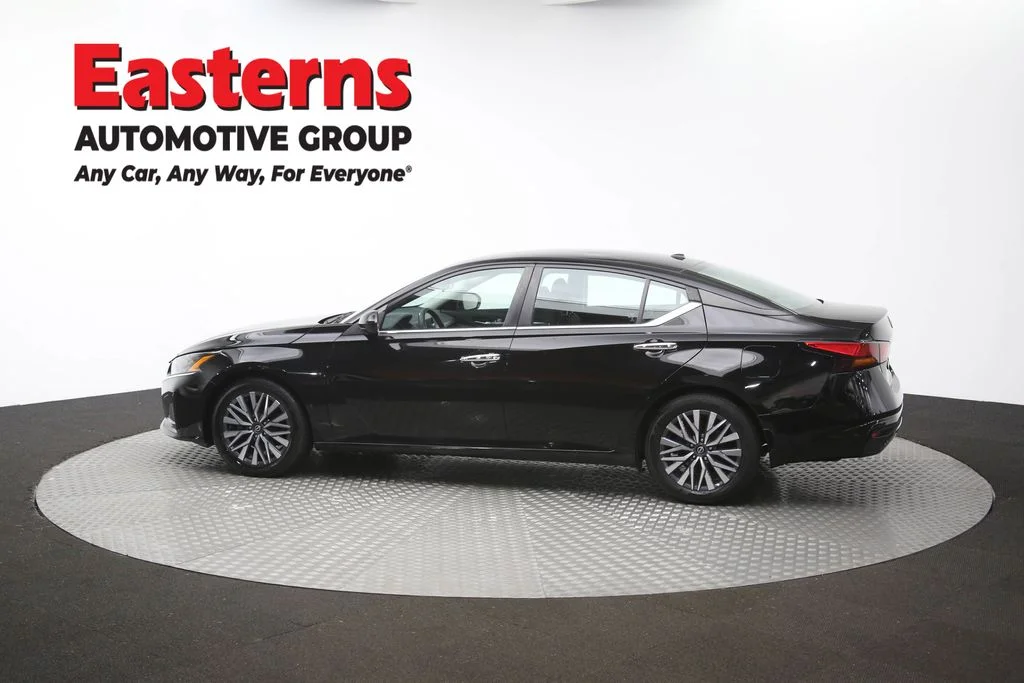 Used 2023 Black Nissan 2.5 SV image 61
