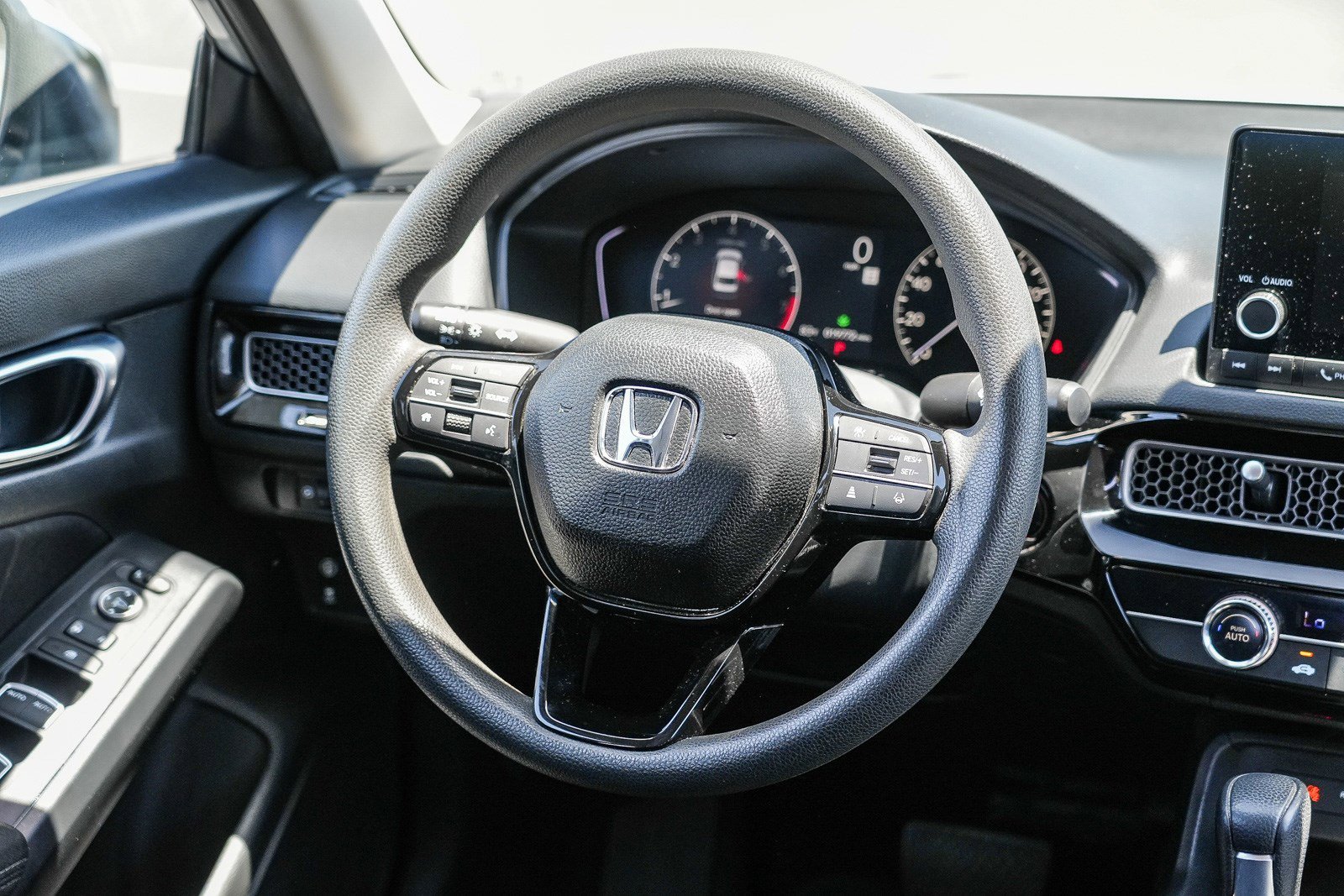 Certified Used 2024 Lunar Silver Metallic Honda 2.0L 4D LX image 13