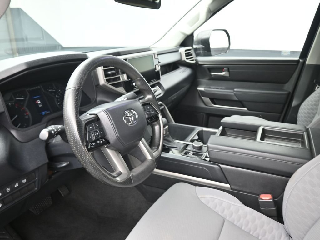 Used 2023  Toyota SR5 image 18
