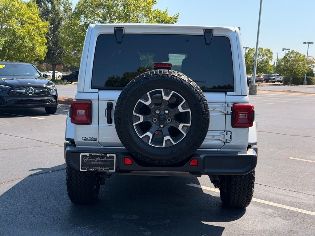 Used 2024 Silver Jeep Sahara image 12
