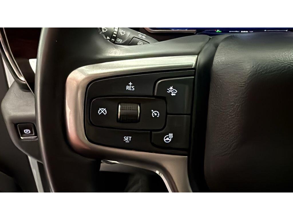 Used 2025 Summit White Chevrolet LT image 20