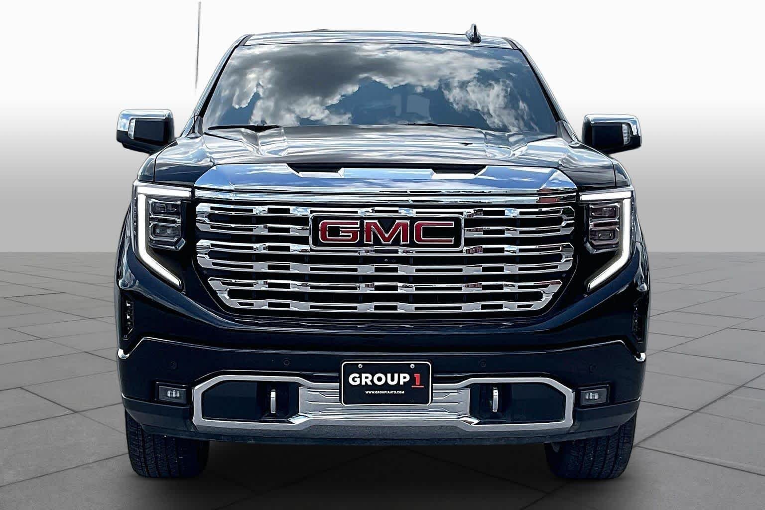 Used 2026 Onyx Black GMC Denali image 4
