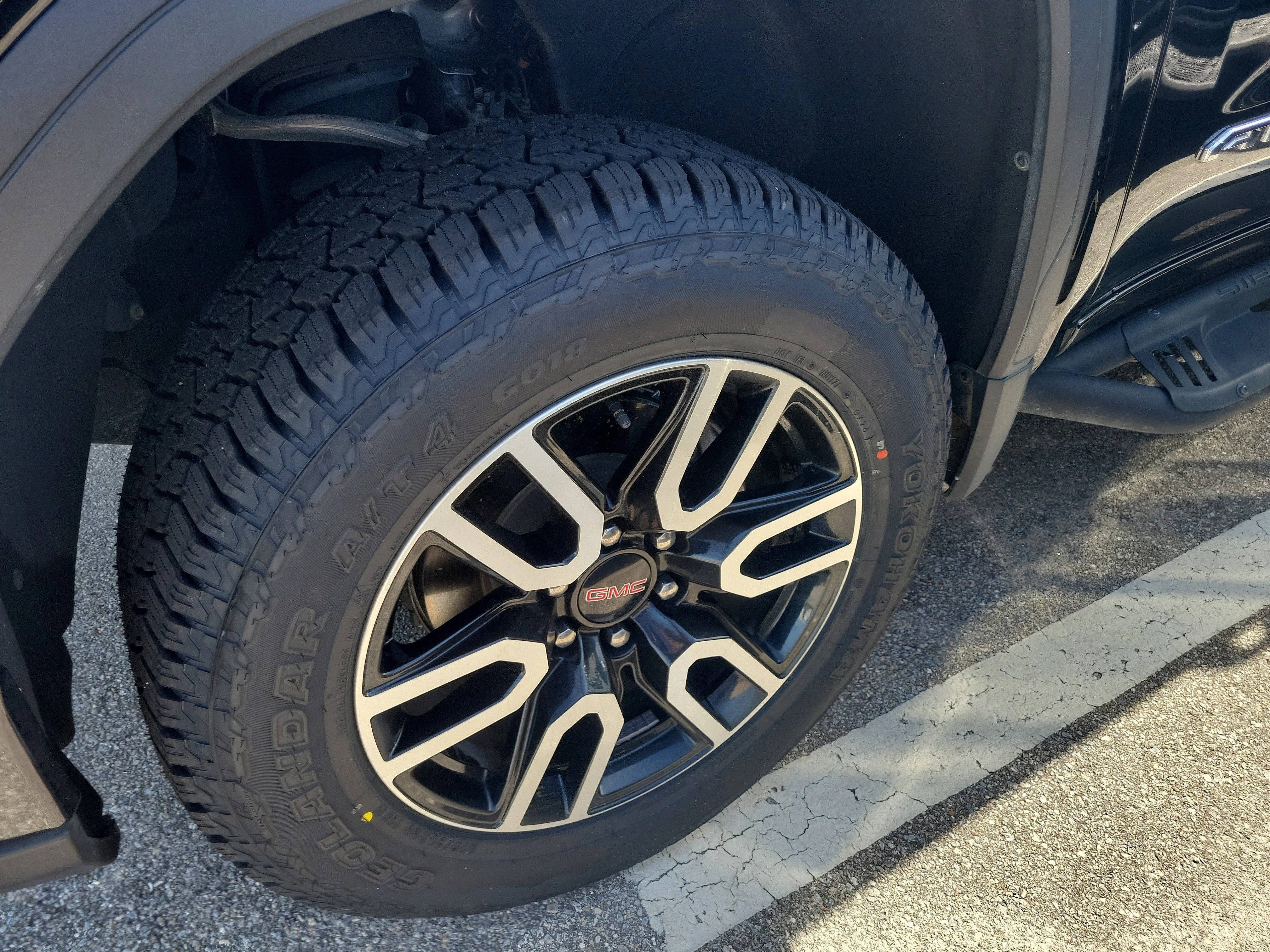 Used 2024 Onyx Black GMC AT4 image 5