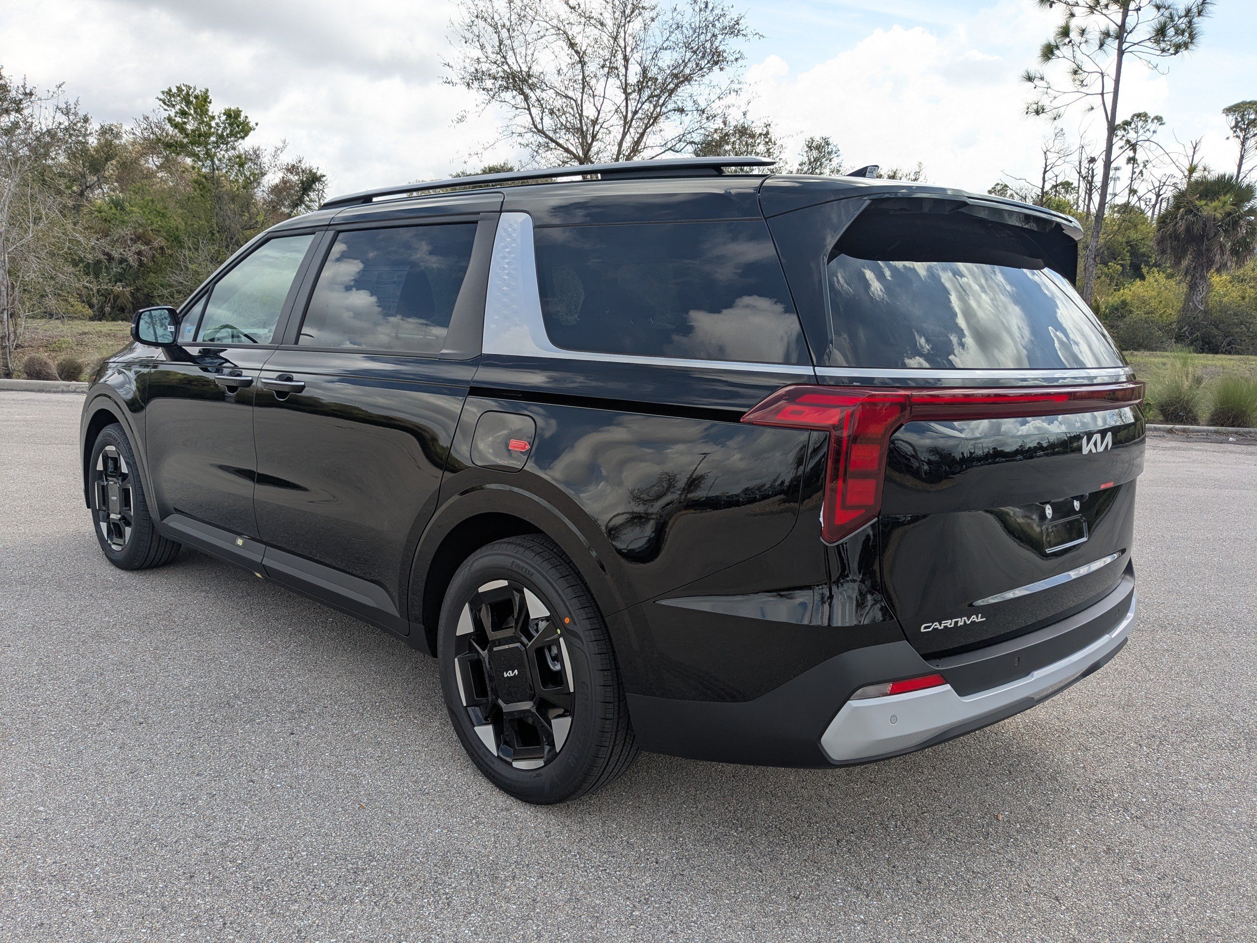 New 2026 Aurora Black Pearl Kia EX image 7