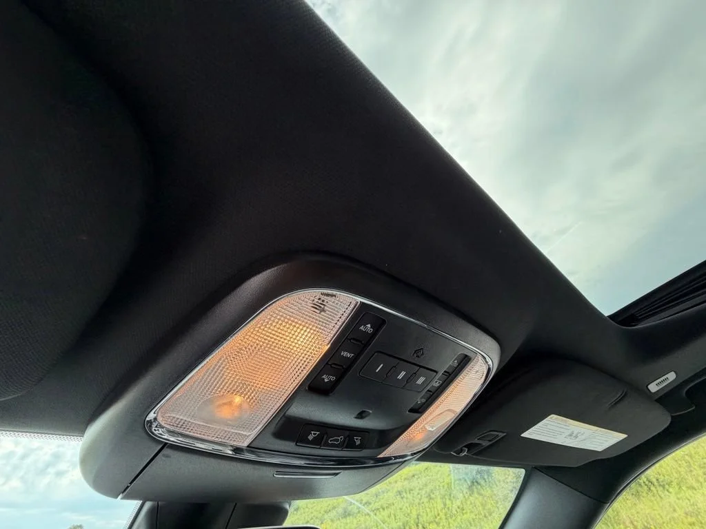 Used 2017 Bright White Clea Jeep Overland image 24