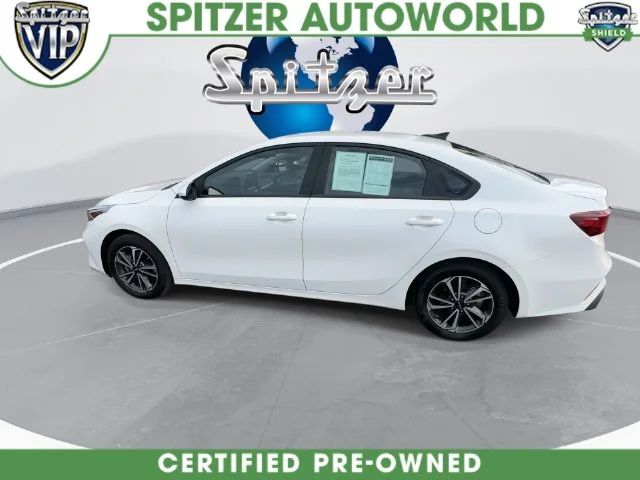 Used 2024 White Kia LXS image 10