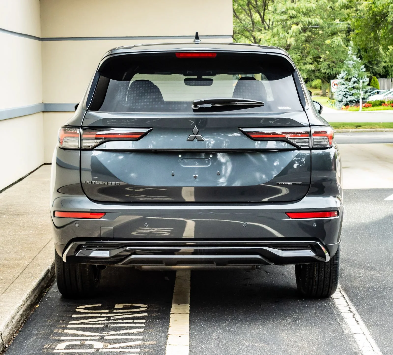 New 2026 Gray Mitsubishi LE image 6