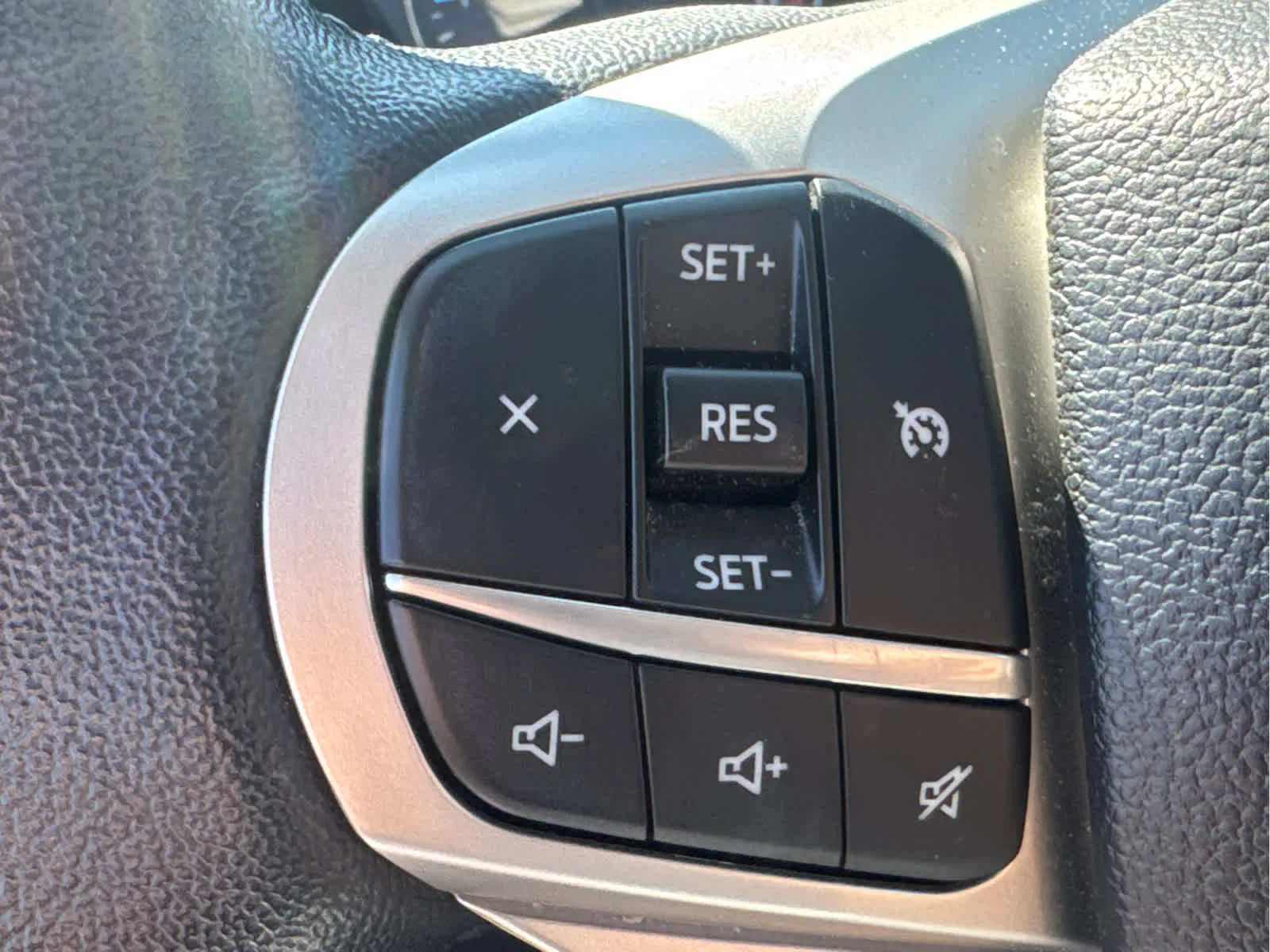 Used 2023 Agate Black Metallic Ford XLT image 12