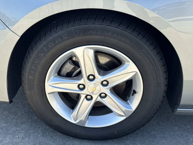 Used 2024 Gray Chevrolet LT image 9