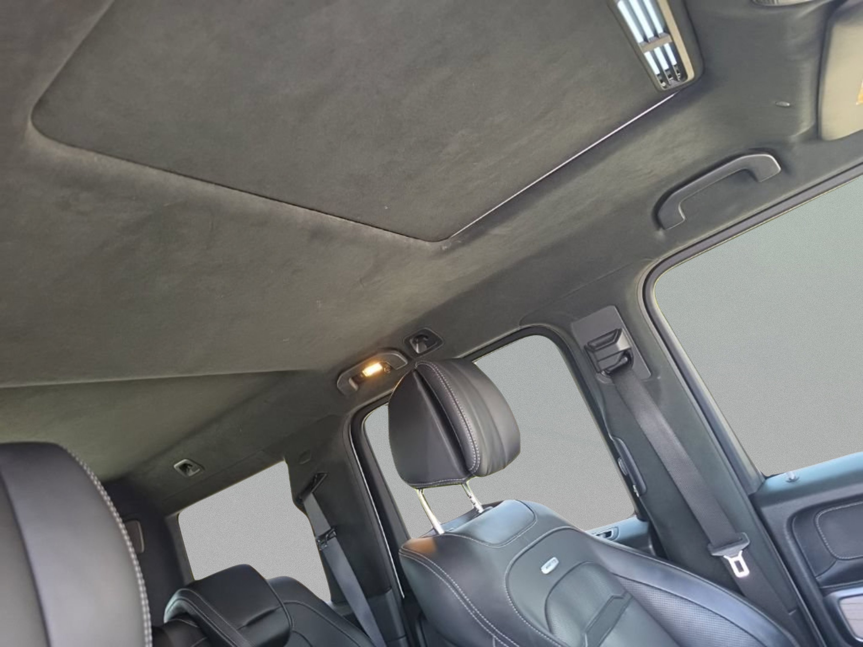 Used 2020 designo Diamond White Metallic Mercedes-Benz G 63 AMG® image 38