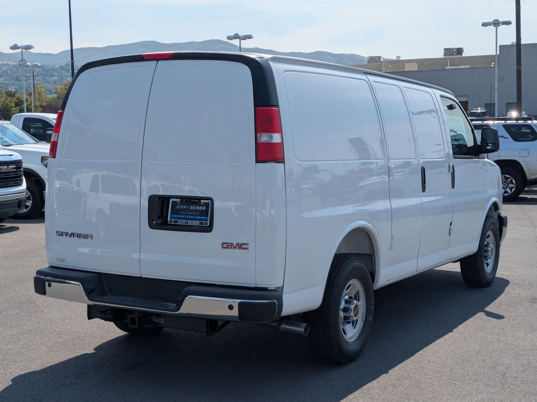 2025 GMC Savana Cargo Work Van - Photo 5