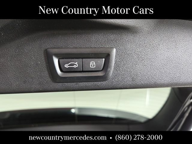 Used 2024 Black BMW xDrive40i image 8