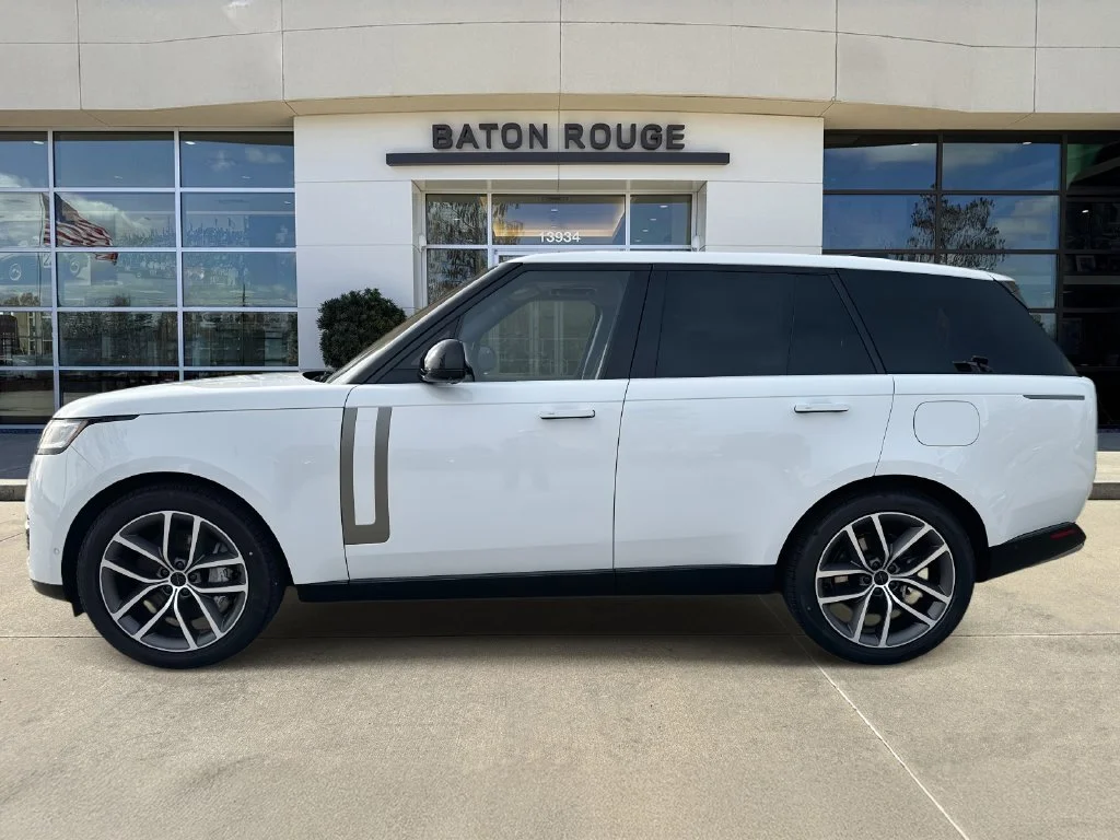 New  White Land Rover SE image 5