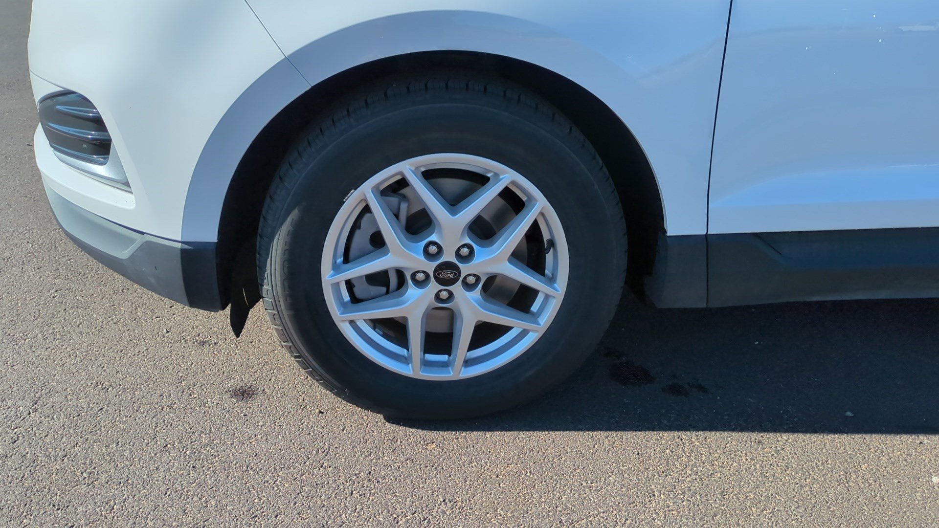 Used 2024 Oxford White Ford SEL image 10