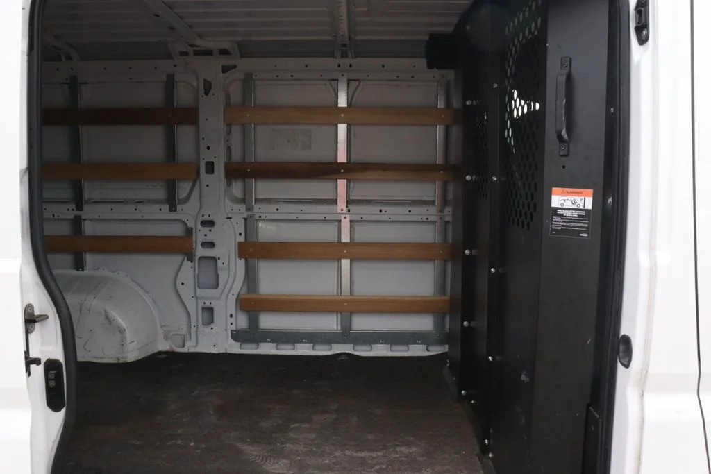 Used 2025 White Ram Base image 25