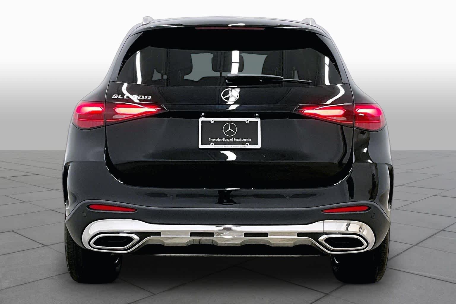 New 2026 Black Mercedes-Benz GLC 300 image 4