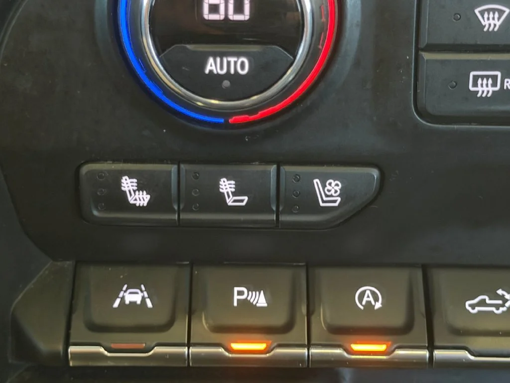 Used 2020 White Chevrolet High Country image 24