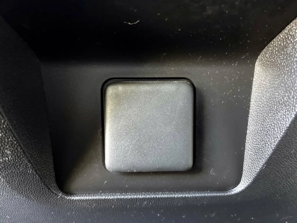 Used 2023 White Frost GMC AT4 image 24