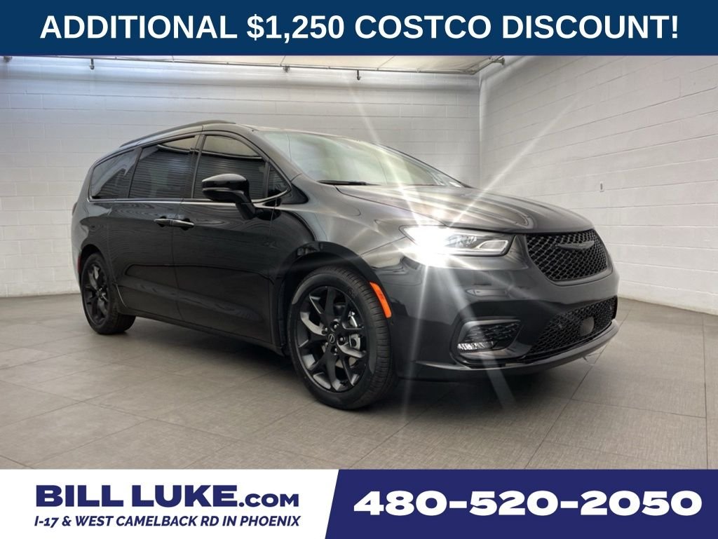 2026 Chrysler Pacifica Select's photo