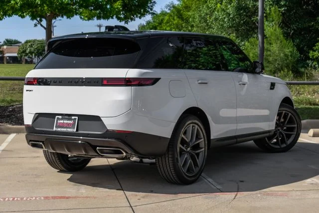 New 2026  Land Rover SE image 9