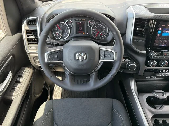 New 2026 Diamond Black Crystal Pearl-Coat Exterior Paint RAM Big Horn/Lone Star image 9