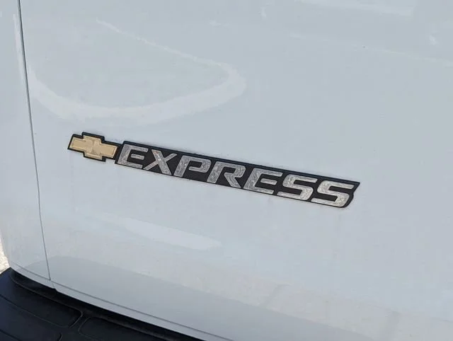 2025 Chevrolet Express Cargo Work Van - Photo 10
