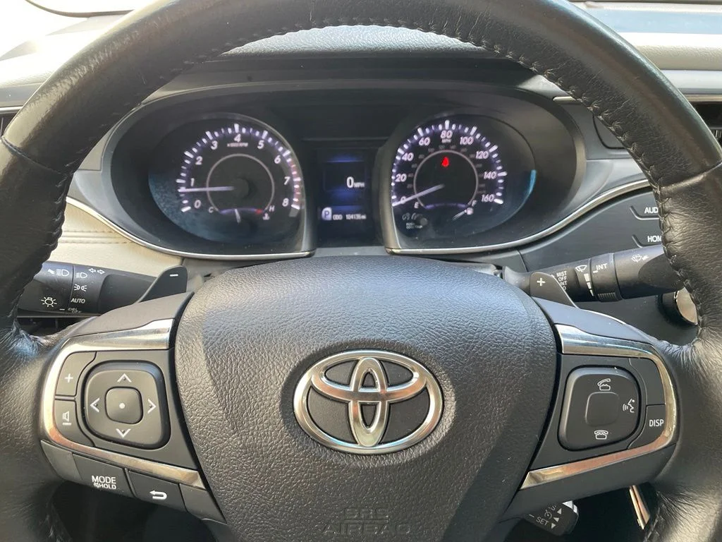Used 2015 Gray Toyota XLE Premium image 14