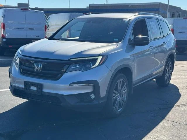 Used 2022 Lunar Silver Metallic Honda  image 9