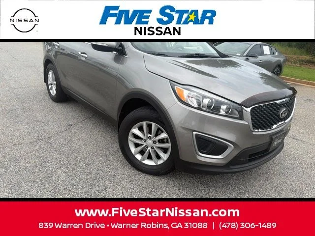 Used 2018 Silver Kia LX image 5
