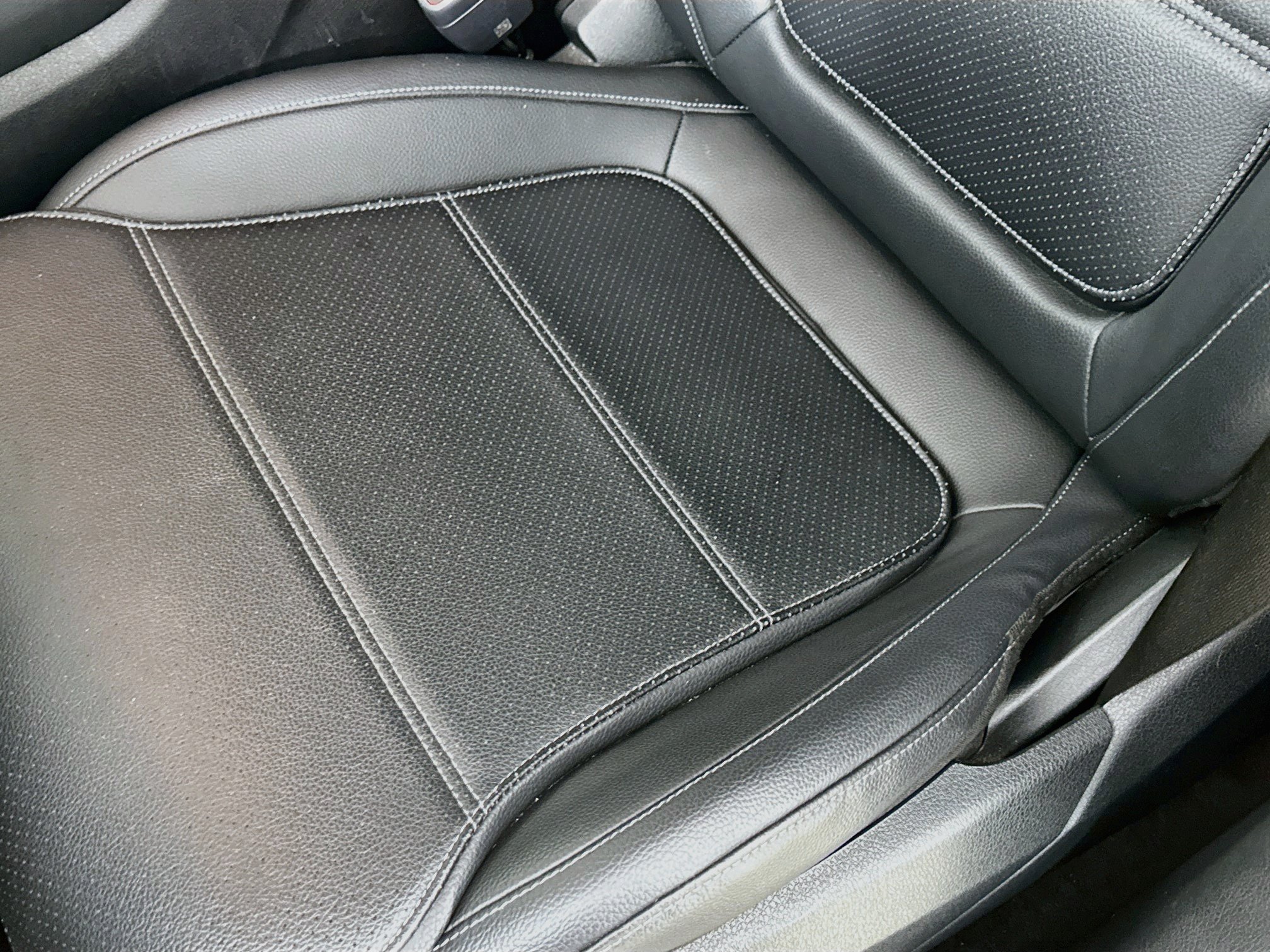Used 2023 Black Mercedes-Benz GLC 300 image 23