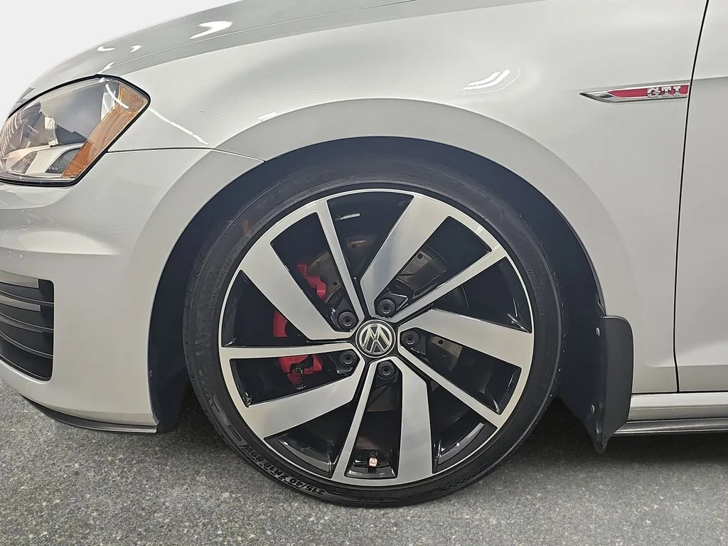 Used 2016 Silver Volkswagen S image 33