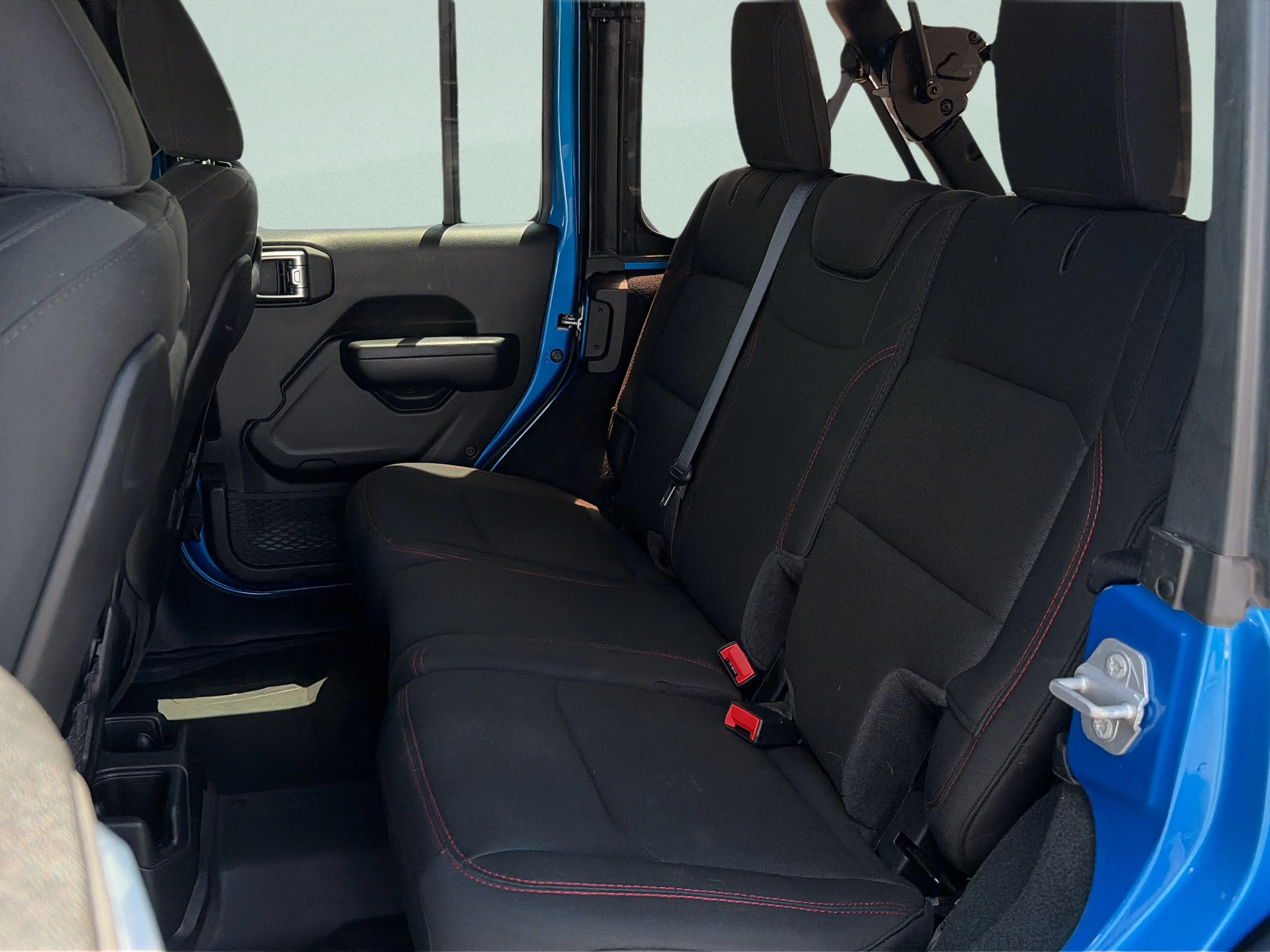 Used 2022 Hydro Blue Pearlcoat Jeep Unlimited Rubicon image 10
