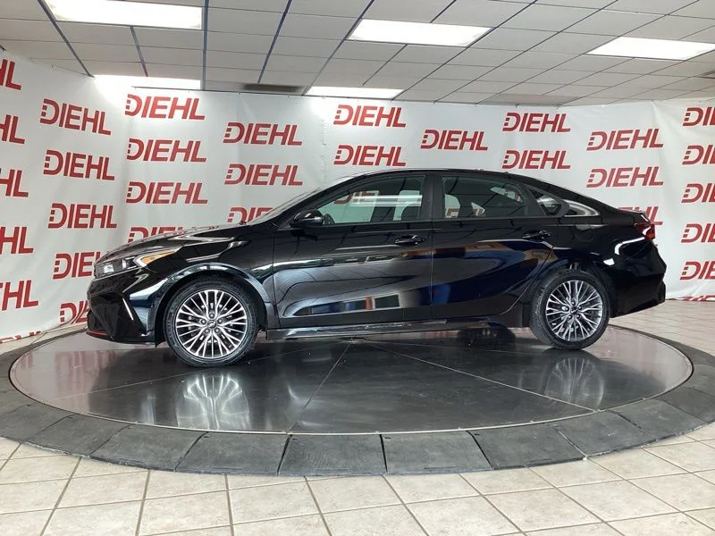 Used 2023 Black Kia GT-Line image 4