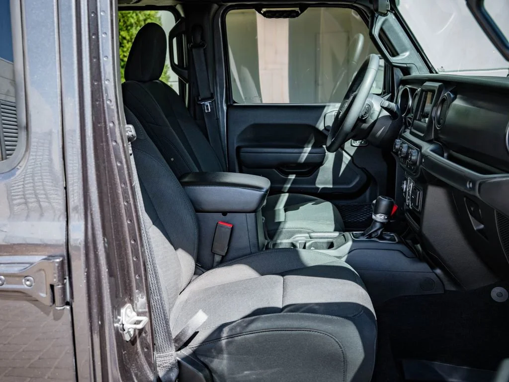 Used 2023 Granite Crystal Metallic Clearcoat Jeep Sport S image 21