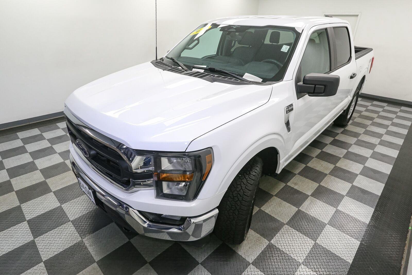Used 2023 Oxford White Ford XLT image 6