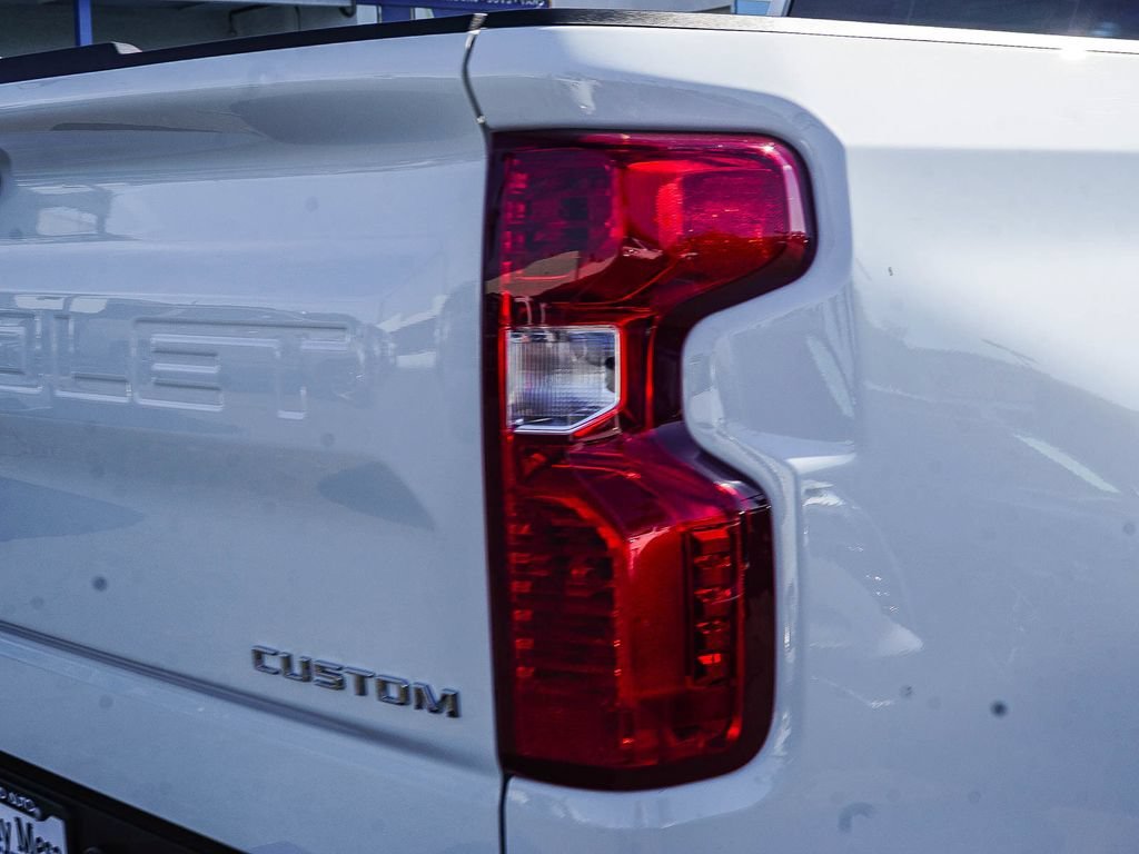 New 2026 Summit White Chevrolet Custom image 7