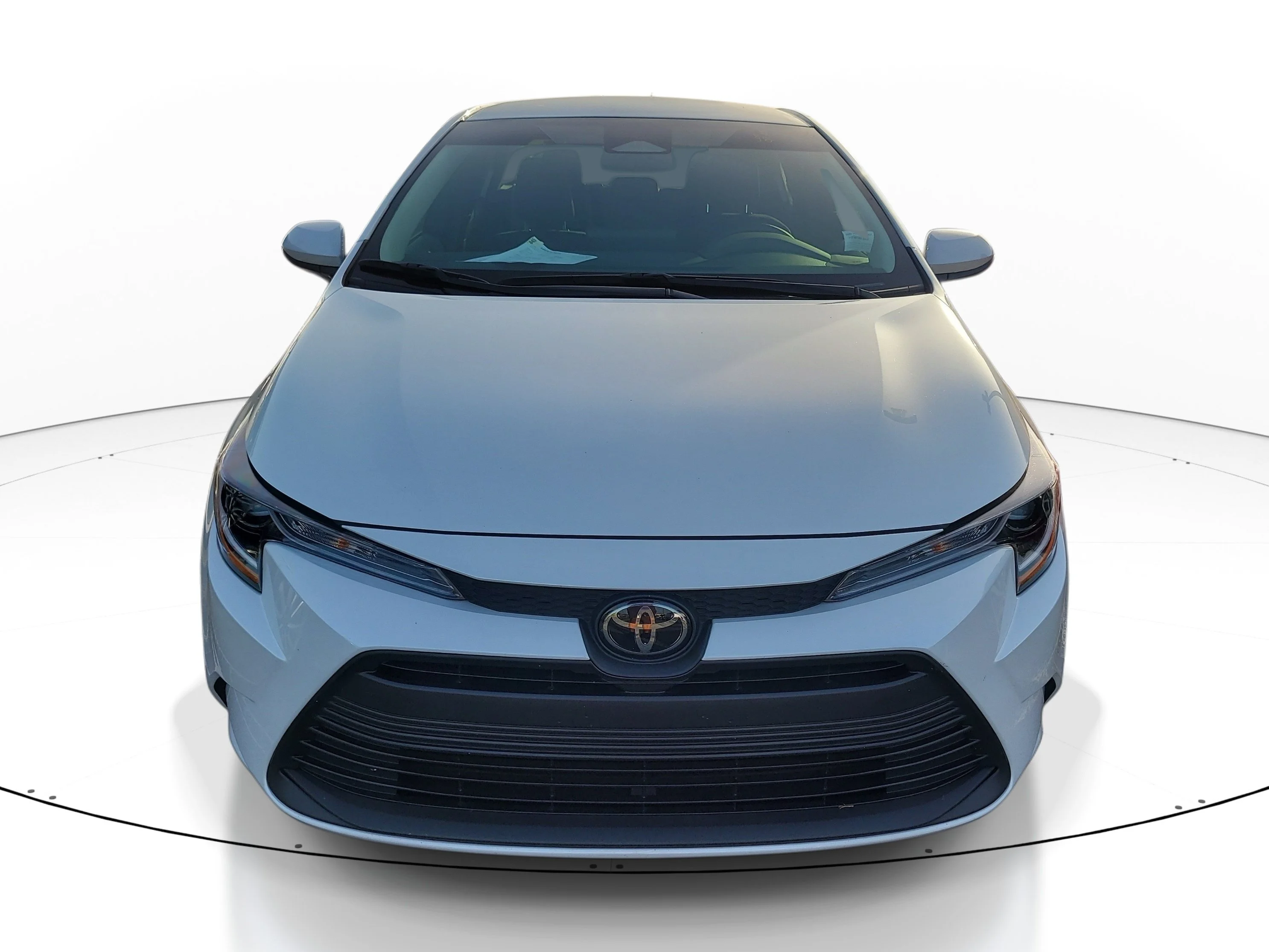 Used 2025 Pearl Toyota LE image 2
