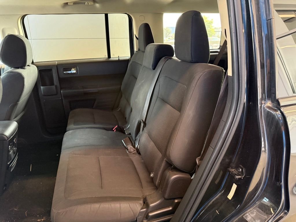 Used 2014 Black Ford SE image 9