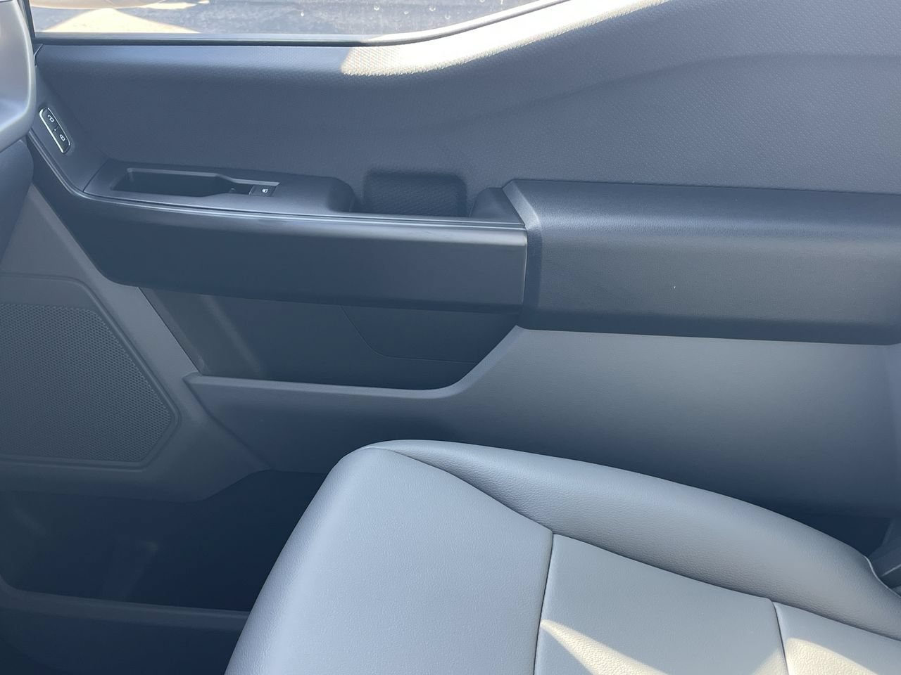 New 2026 Oxford White Ford XL image 21