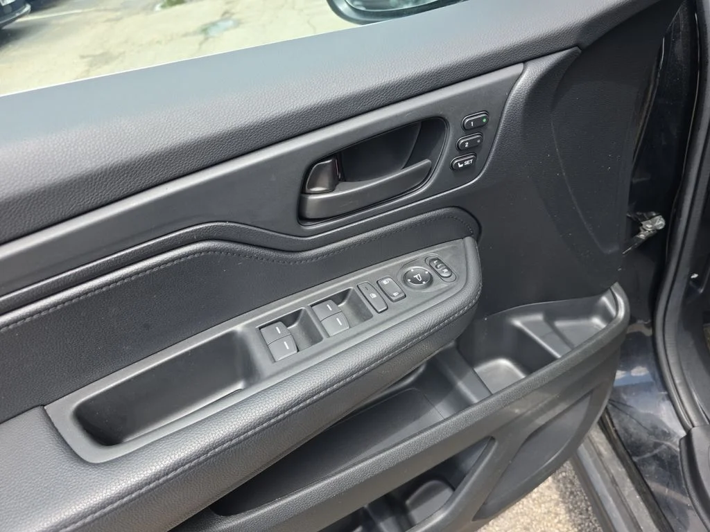 2024 Honda Odyssey EX-L - Photo 21