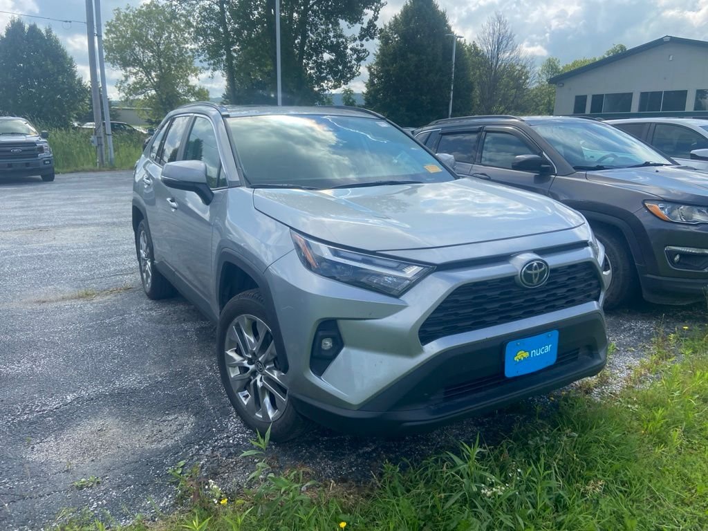 Used 2025 Silver Sky Metallic Toyota XLE Premium image 1