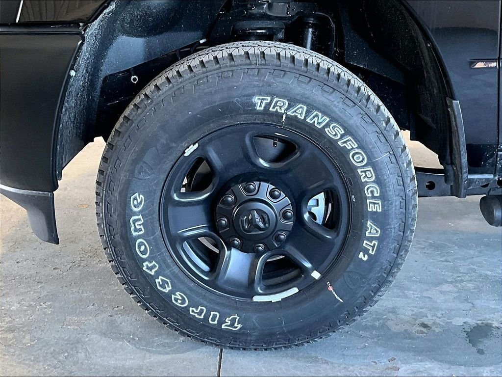 New 2026 Diamond Black Crystal Pearl-Coat Exterior Paint RAM Tradesman image 8