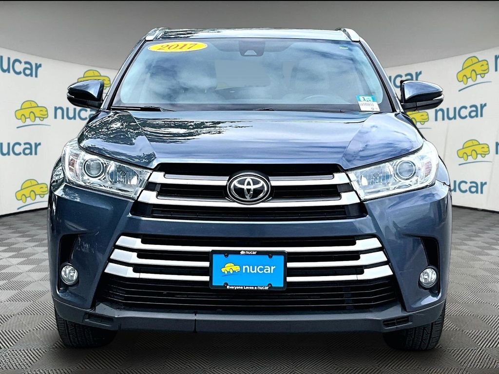 Used 2017 Shoreline Blue Pearl Toyota XLE image 2